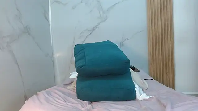 mollyguns online show from September 19, 9:47 pm