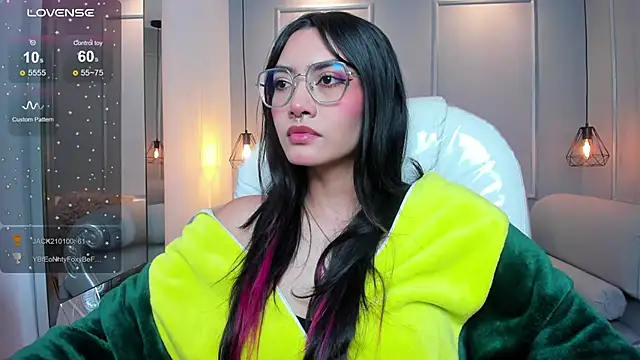 AzuraKindong online show from November 14, 8:09 pm