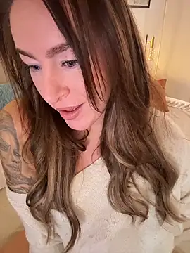 ChristinaSiemone online show from February 3, 9:14 am