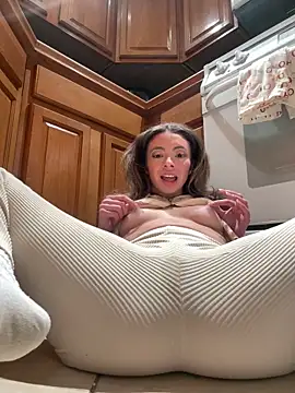 greedybratt online show from December 20, 8:40 am