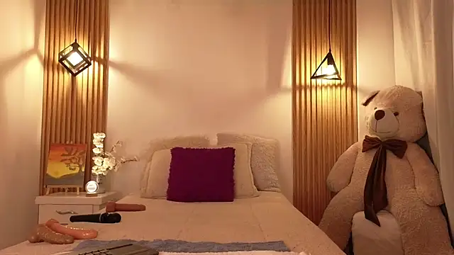 hannacruzsj online show from April 13, 2:35 am