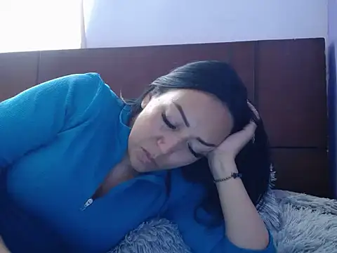 Laura martin  online show from October 30, 8:21 pm