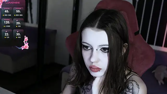 prettybones online show from September 17, 10:24 am