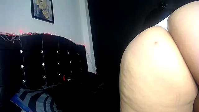 curvy cutie online show from May 7, 3:11 am