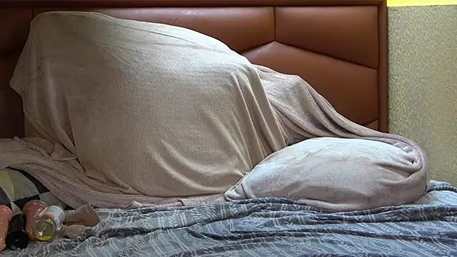 DanicaMoore online show from September 29, 2:00 pm