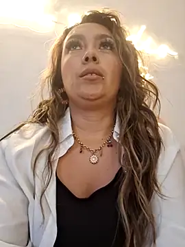 lauramcdowell1 online show from October 24, 10:28 pm