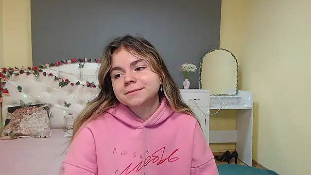 TinaRedly online show from March 24, 8:41 am