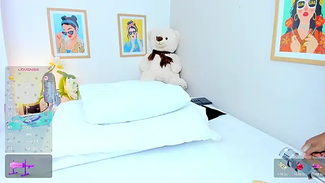 jasminnee  online show from February 16, 2:39 pm