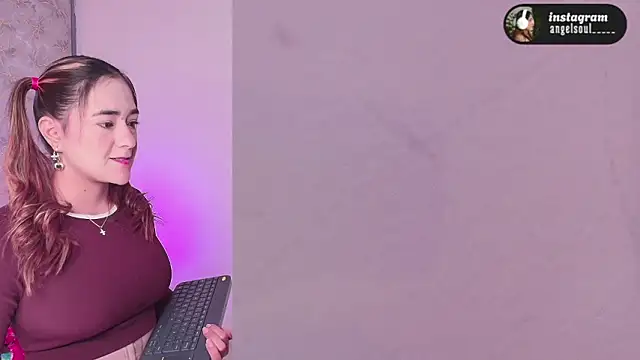 Angelst   online show from March 9, 8:17 am