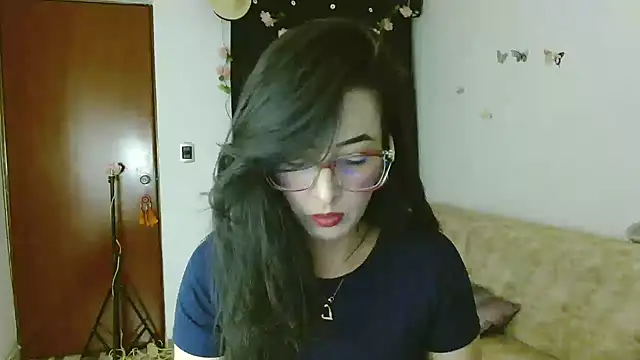 ella peck online show from April 13, 3:30 am