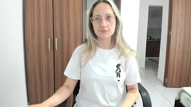 Adele johnsonn1 online show from September 11, 4:40 pm