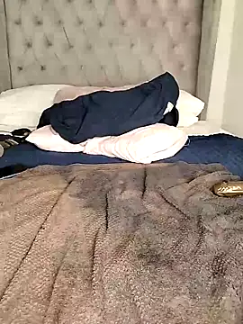 NiftyNora online show from October 3, 7:24 am