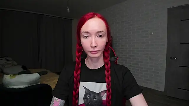 Roxy Silver online show from February 12, 2:41 pm