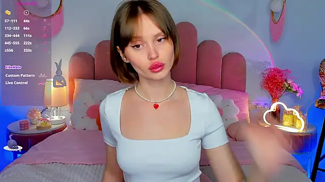 MaryLew online show from October 15, 5:21 am