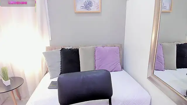  AlejaCruz  online show from September 10, 7:58 pm