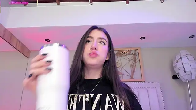  AlejaCruz  online show from November 6, 10:15 pm