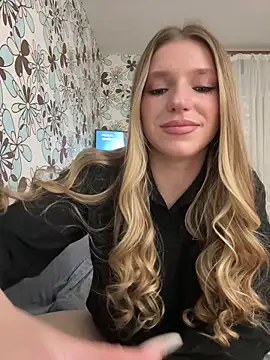 adel secret online show from March 18, 8:58 pm