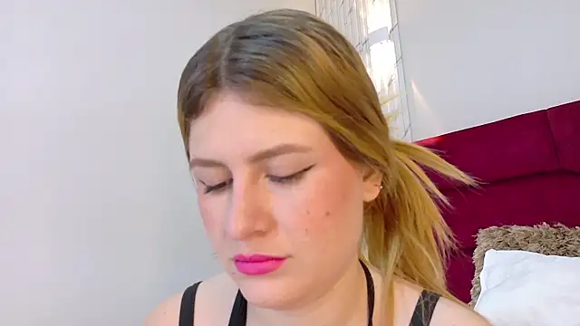 Emmaa Blonde online show from October 10, 10:42 am