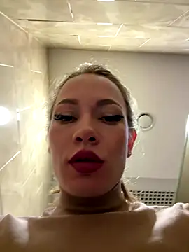 LavenderHot online show from December 2, 7:10 am