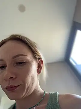 LavenderHot online show from March 20, 6:07 am