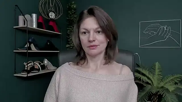 VivianWILD online show from November 20, 6:58 am