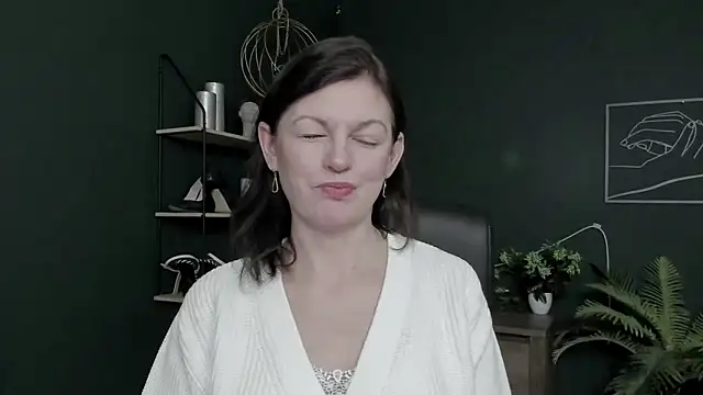 VivianWILD online show from March 23, 6:52 am