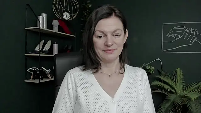 VivianWILD online show from February 28, 8:14 am