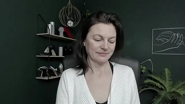 VivianWILD online show from March 9, 7:55 am