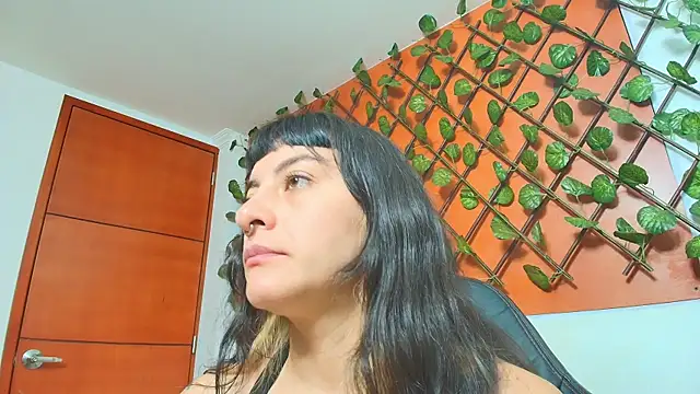 Naughty Kittenm online show from April 15, 11:55 am