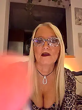 kikkastar online show from October 5, 8:14 pm