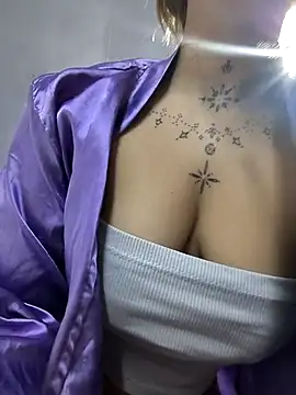 MollyCruz online show from November 28, 10:51 am