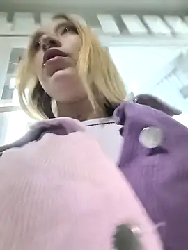 MollyCruz online show from December 21, 10:52 am