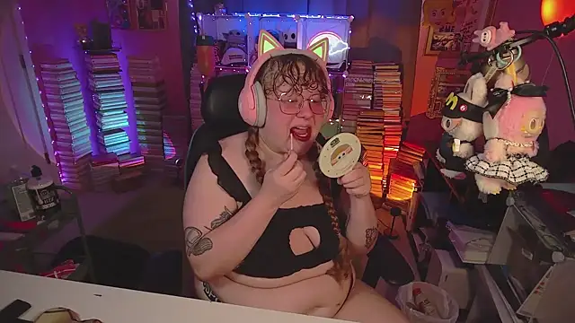 FatVeronica online show from August 9, 6:00 pm