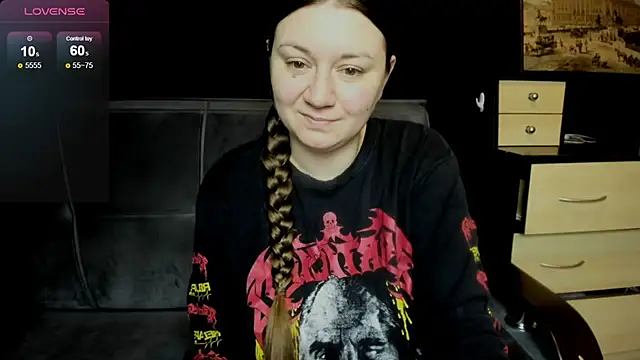 AlisaBacker online show from April 8, 8:33 pm