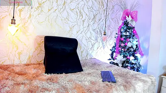 NATALIE PARKERR online show from December 3, 1:24 pm