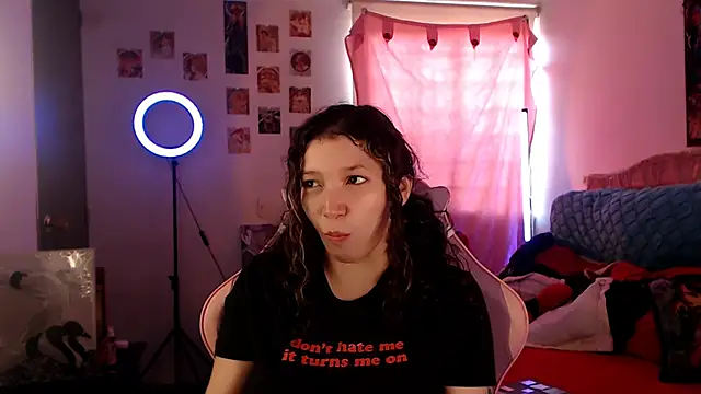 AllyDonfort online show from March 24, 9:20 pm