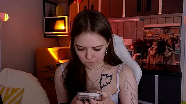 doll lol  online show from February 17, 6:18 pm