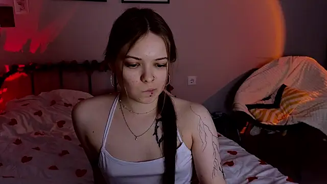 doll lol  online show from April 21, 6:26 pm