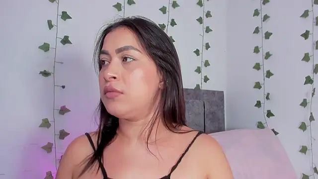 Miaa Garcia online show from July 31, 1:50 am