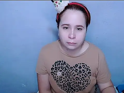 SubLayla01 online show from April 28, 11:47 am