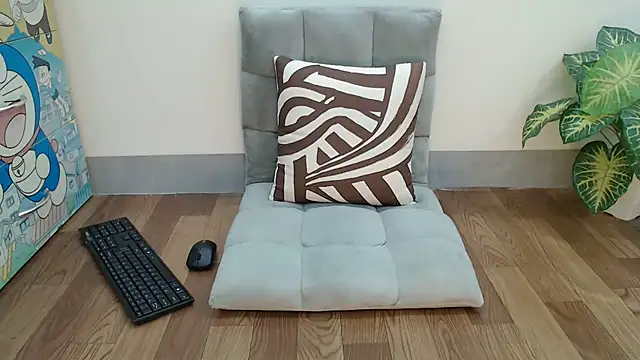 Linn   online show from April 23, 8:11 pm