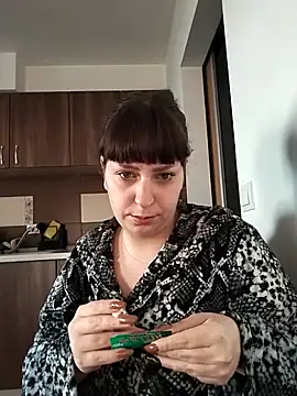 EmmaKrosss online show from April 7, 5:42 am