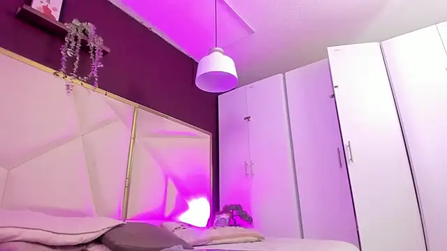 April bowie online show from October 17, 12:08 pm