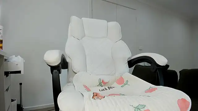 aus queen online show from October 20, 2:25 am