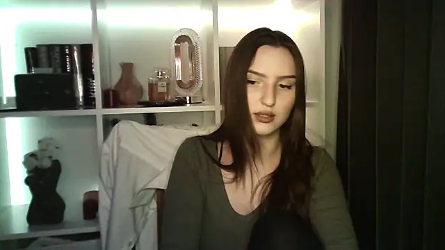 X Alisa online show from February 9, 7:49 pm