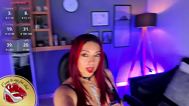 helenaduque  online show from December 3, 11:45 am