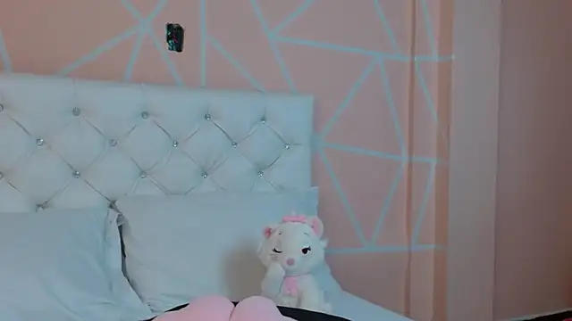 hantonella  online show from October 6, 8:13 pm