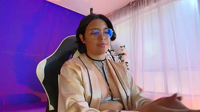 Emmapark  online show from February 17, 7:46 pm