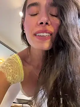 Irish Collins online show from April 7, 9:28 pm