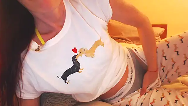 LovelyAndraGirl online show from February 7, 6:45 pm